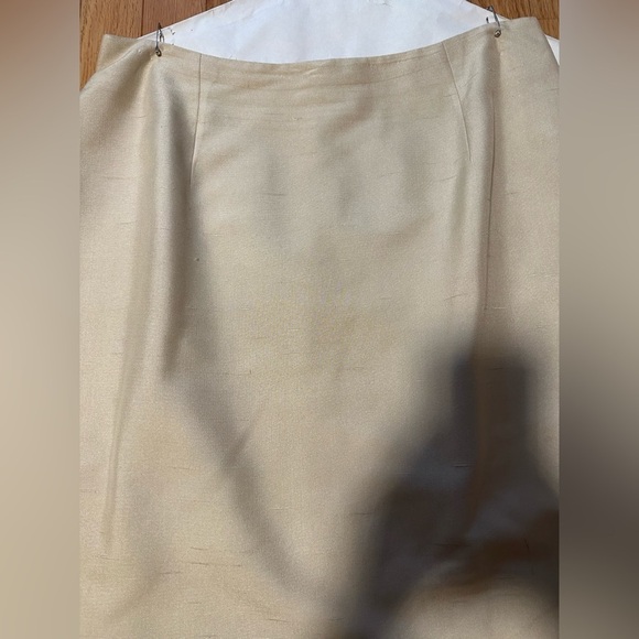 BEIGE Woman’s Jacket and Skirt Suit Set Size 6 - Picture 9 of 12